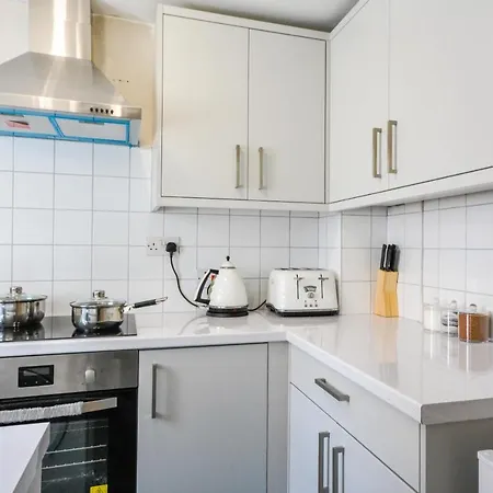 Stay With Alexandra - Free Parking - Free Wifi Superb Location Liverpool Exterior photo