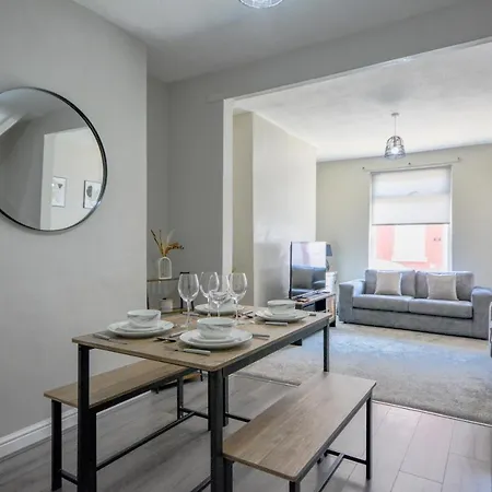 Stay With Alexandra - Free Parking - Free Wifi Superb Location Liverpool Exterior photo