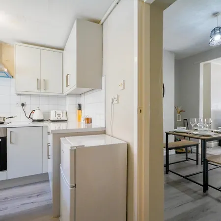 Stay With Alexandra - Free Parking - Free Wifi Superb Location Liverpool Exterior photo