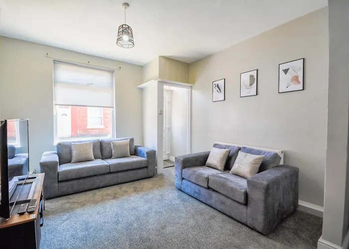 Stay With Alexandra - Free Parking - Free Wifi Superb Location