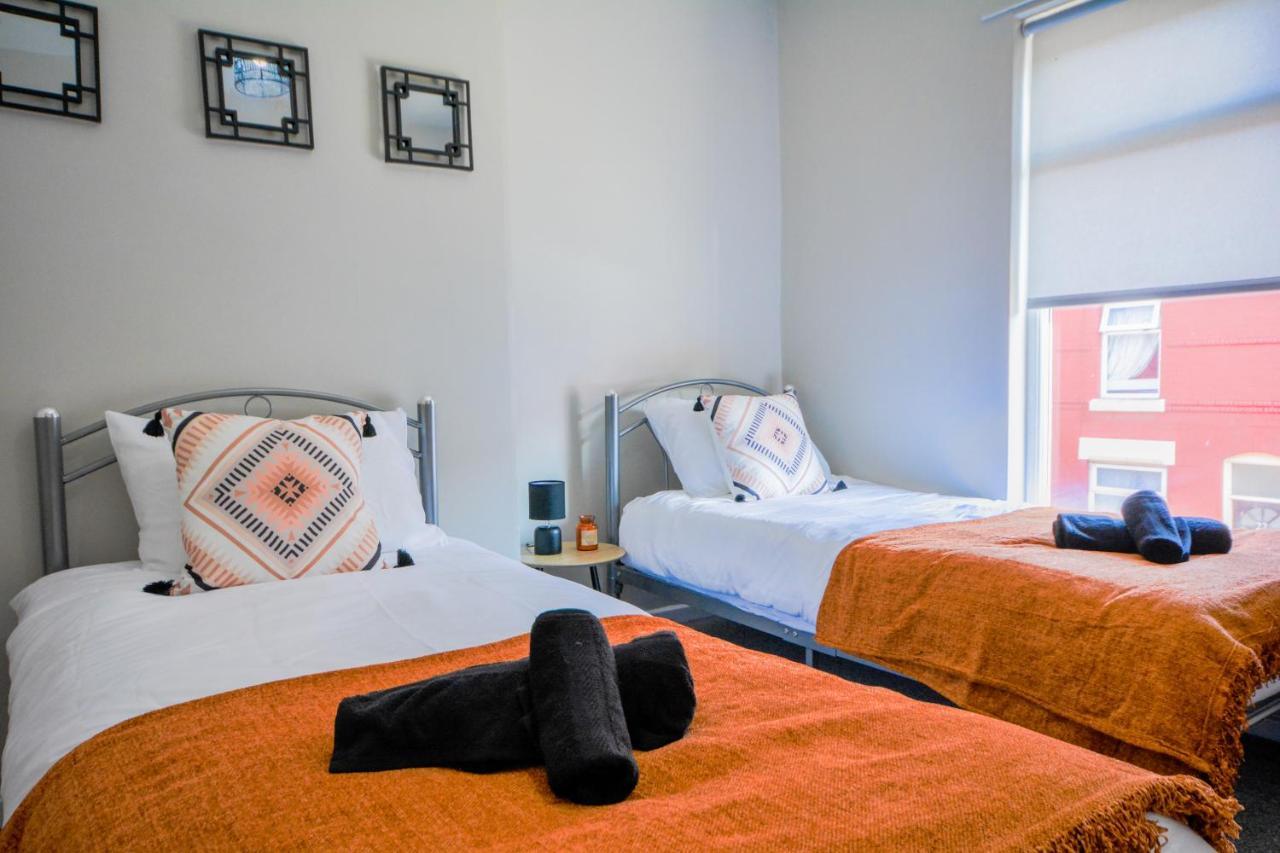 With Alexandra - Free Parking - Free Wifi Superb Location * Liverpool