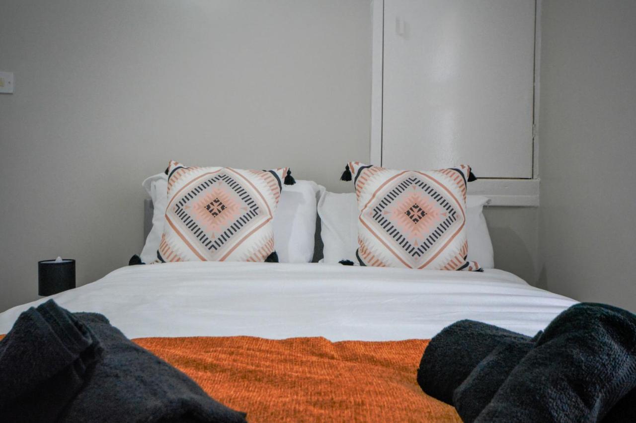 Holiday home With Alexandra - Free Parking - Free Wifi Superb Location *